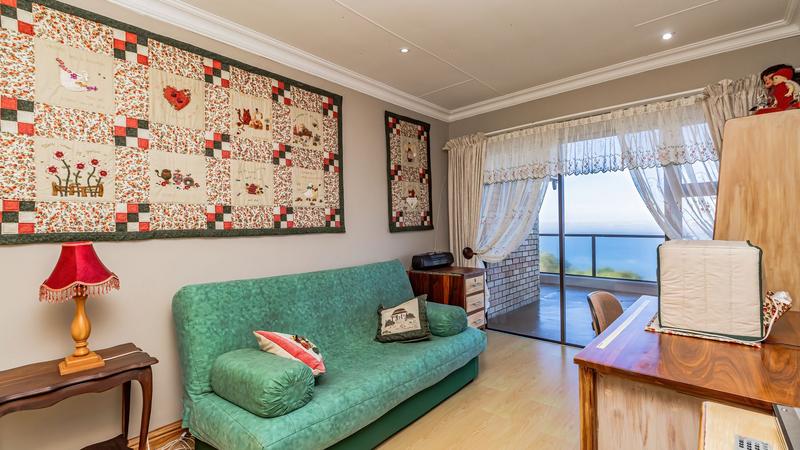 5 Bedroom Property for Sale in Village On Sea Western Cape